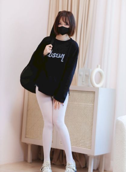 凹凸世界第一季全集免费_十万网红美女美酱